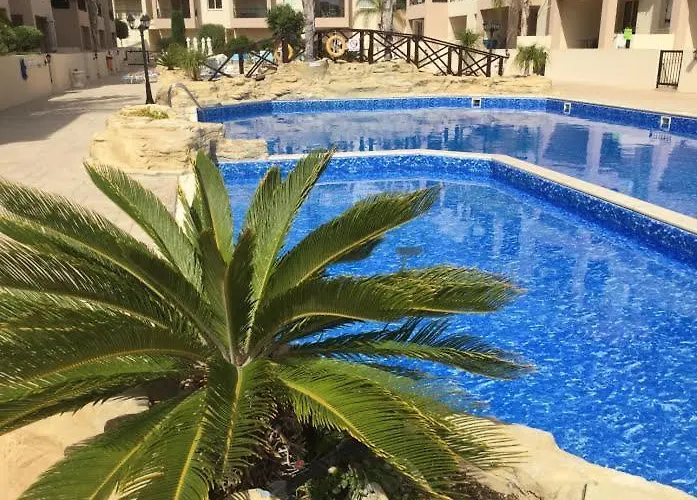 Lägenhet First Floor Overlooking Pool Paphos